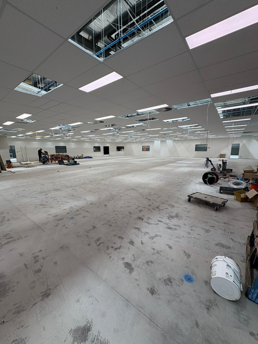 Commercial lighting fit-out in a warehouse space